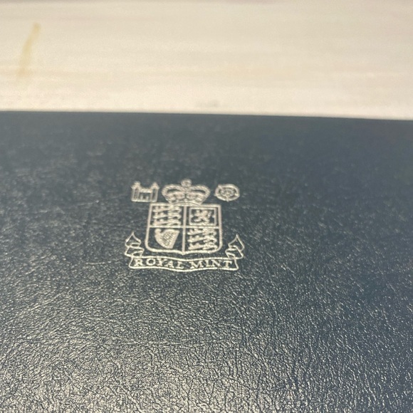 1988 Royal Mint - Picture 2 of 10